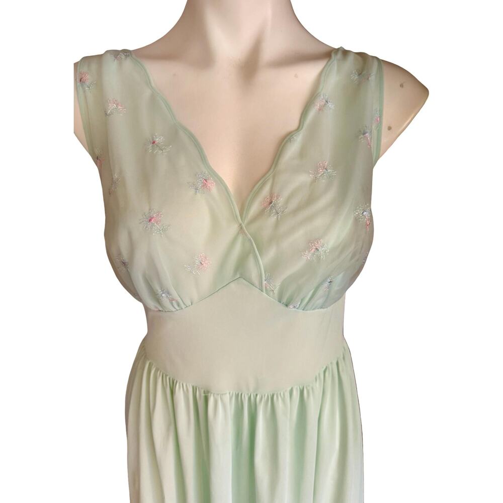 Vintage Vanity Fair Nightgown 1970s Mint Green Embroidered Floral Nylon Size 38 - Picture 4 of 8